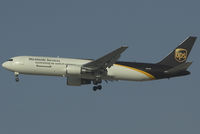 N331UP @ DXB - UPS Boeing 767-300 on short final to DXB - by Yakfreak - VAP