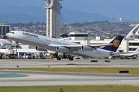 D-AIGS @ LAX - Lufthansa D-AIGS (FLT DLH453) departing RWY 25R enroute to Munchen (EDDM), Germany.