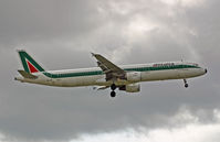 I-BIXT @ LHR - Airbus A321 112 - by Les Rickman