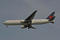 C-FMWQ @ LHR - Boeing 767 333ER - by Les Rickman