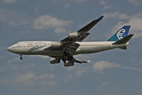 ZK-NBS @ LHR - Boeing 747 419 - by Les Rickman