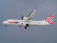 SP-LFC @ KRK - EuroLOT - landing on rwy 25 - by Artur Bado?