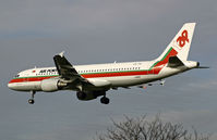 CS-TNI @ LHR - Airbus A320 214 - by Les Rickman