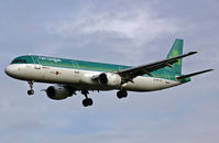EI-CPH @ LHR - Airbus A321 211 - by Les Rickman