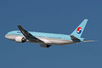 HL7575 @ LAX - Korean Air HL7575 departing RWY 25R enroute to Incheon Int'l (Seoul, Korea).