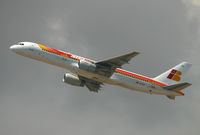 EC-HIX @ PMI - Zooming out of Palma, Mallorca. - by Kevin Murphy