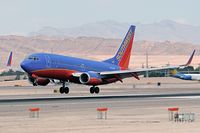 N422WN @ LAS - Southwest N422WN just prior to touchdown on RWY 25L.