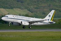 2101 @ VIE - Final RWY34.