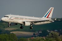 F-RBFA @ VIE - Final RWY34.