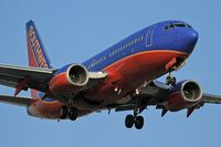 N455WN @ LAX - Southwest Airlines N455WN (FLT SWA1830) from El Paso Int'l (KELP) on short-final to RWY 24R.