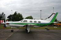 D-EFCH @ CGN - visitor - by Wolfgang Zilske