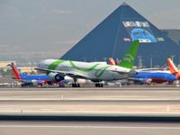 N6713Y @ KLAS - Song Airlines / 2000 Boeing 757-232 - by SkyNevada - Brad Campbell