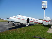 N30G @ KJVL - Beech D18S