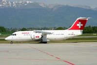 HB-IXH @ GVA - visitor