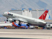 N538US @ KLAS - Northwest Airlines / 1996 Boeing 757-251 - by SkyNevada - Brad Campbell
