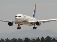 N134DL @ KLAS - Delta Airlines / 1991 Boeing 767-332