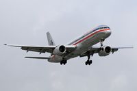 N191AN @ LAX - American Airlines N191AN (FLT AAL2453) from Dallas Fort Worth Int'l (KDFW) on final approach to RWY 24R. - by Dean Heald