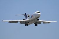 N212FE @ LAX - Fed Ex N212FE (FLT FDX3858) from Metropolitan Oakland Int'l (KOAK) on final approach to RWY 24R.