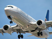 N37263 @ KLAS - Continental Airlines / 2001 Boeing 737-824 / I was standing right next to Dean. Look at his shot to see what real money can buy! - by SkyNevada - Brad Campbell