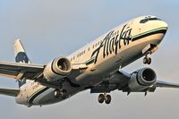 N775AS @ LAX - Alaska Airline N775AS (FLT ASA632) from Vancouver Int'l (CYVR) on final approach to RWY 24R.
