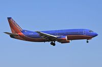 N331SW @ LAX - Southwest Airlines N331SW (FLT SWA1385) from Metropolitan Oakland Int'l (KOAK) on short-final to RWY 24R.