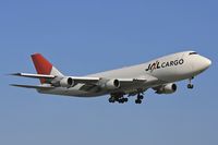 JA8160 @ LAX - JAL Cargo JA8160 (FLT JAL6086) from San Francisco Int'l (KSFO) on short-final to RWY 24R.
