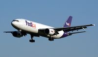 N652FE @ ROC - landing 04