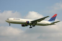 N195DN @ BRU - arrival of flight DL140