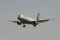 D-AISC @ BRU - now flying with a foot ball on the nose