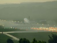 SP-LPA @ KRK - Lot - landing in rain - by Artur Bado?