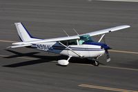 N9914L @ SMO - 1986 Cessna 172P N9914L taxiing to RWY 21 at Santa Monica Municipal Airport (KSMO) - Santa Monica, California.