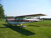 N4382Q @ C55 - Cessna 172L