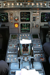G-EUOI @ EHAM - the pedestal - by Jeroen Stroes
