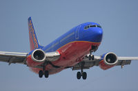 N660SW @ LAX - Southwest Airlines N660SW (FLT SWA982) from Las Vegas McCarran Int'l (KLAS) on final approach to RWY 24R.