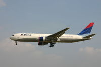 N1612T @ BRU - arrival of flight DL140