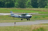 N733CL @ SMQ - Turning off at the far end of the runway is this smart Skyhawk just in from Caldwell. - by Daniel L. Berek