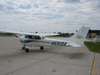 N691SA @ KONZ - C172SP on ramp at Grosse Ile Mun. Airport - by F Kirkman