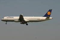 D-AISD @ BRU - CHEMNITZ is about to land on rwy 25L