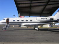 N826GW @ KBLM - waiting for passengers to depart to Malibu - by William Hughes