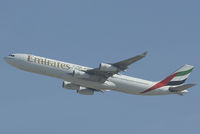 A6-ERO @ DXB - Emirates Airbus 340-300 - by Yakfreak - VAP