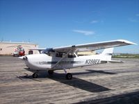 N398ES @ KJVL - Cessna 172R