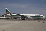 EI-DBK @ MXP - Alitalia Boeing 777-200 - by Yakfreak - VAP