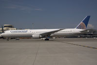 N76054 @ MXP - Continental Airlines Boeing 767-400 - by Yakfreak - VAP