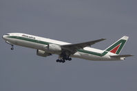 I-DISD @ MXP - Alitalia Boeing 777-200