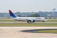 N388DA @ ATL - Landing 9L - by Michael Martin