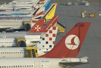 TC-JCV @ VIE - evening traffic at VIE - by Yakfreak - VAP