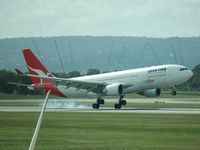 VH-EBD @ PER - Burning rubber in Perth - by Micha Lueck