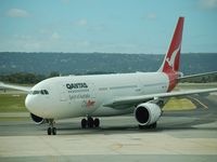 VH-EBD @ PER - Arriving in Perth - by Micha Lueck