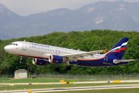 VP-BWH @ CGN - visitor - by Wolfgang Zilske