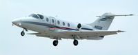 N61GB @ FRG - Raytheon 400A on Short Final RWY 19